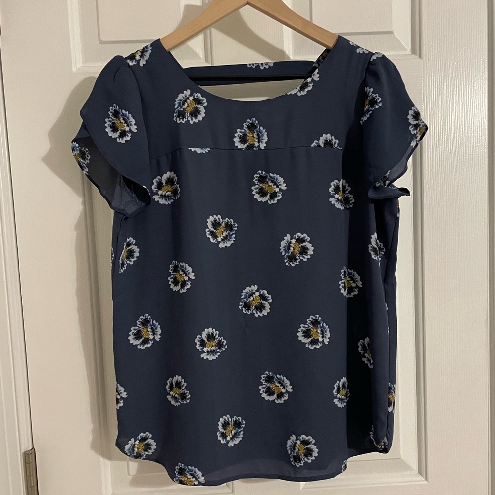Loft floral bar back blouse with petal sleeve, size small